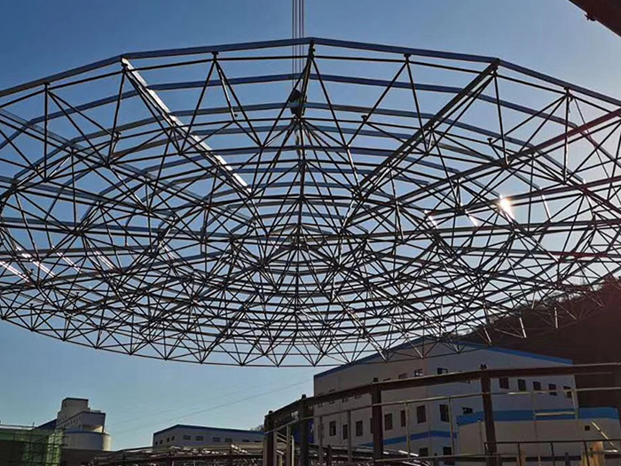 汉川螺栓球网架工程施工现场